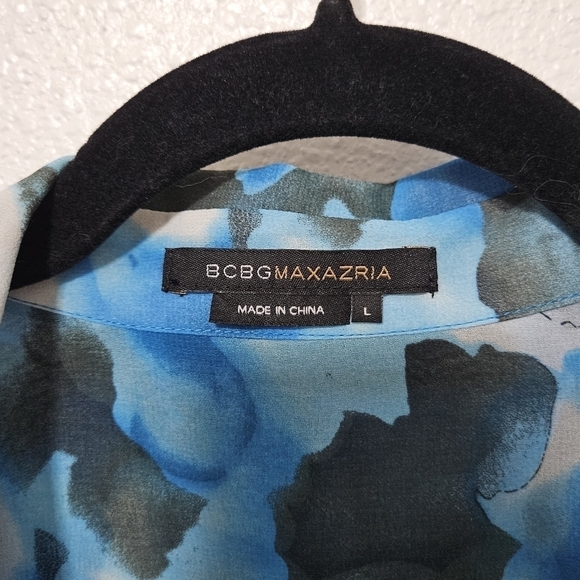 BCBGMAXAZRIA faux wrap style top size large - Picture 4 of 14